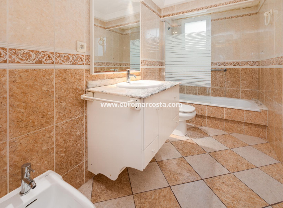 Venta - Apartamento / piso - Torrevieja - TORREVIEJA