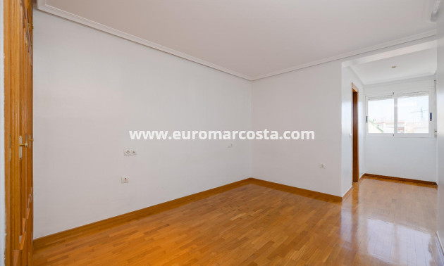 Venta - Apartamento / piso - Torrevieja - TORREVIEJA