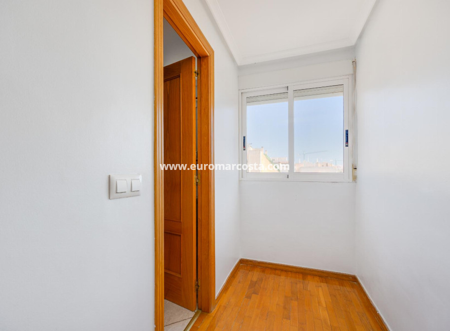 Venta - Apartamento / piso - Torrevieja - TORREVIEJA