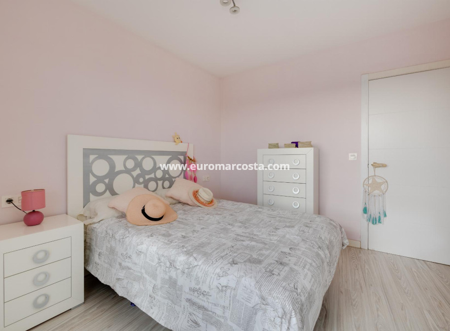 Sale - Apartment / flat - Orihuela Costa - La Zenia- Orihuela costa