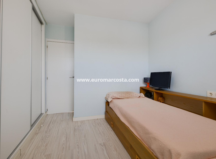 Sale - Apartment / flat - Orihuela Costa - La Zenia- Orihuela costa