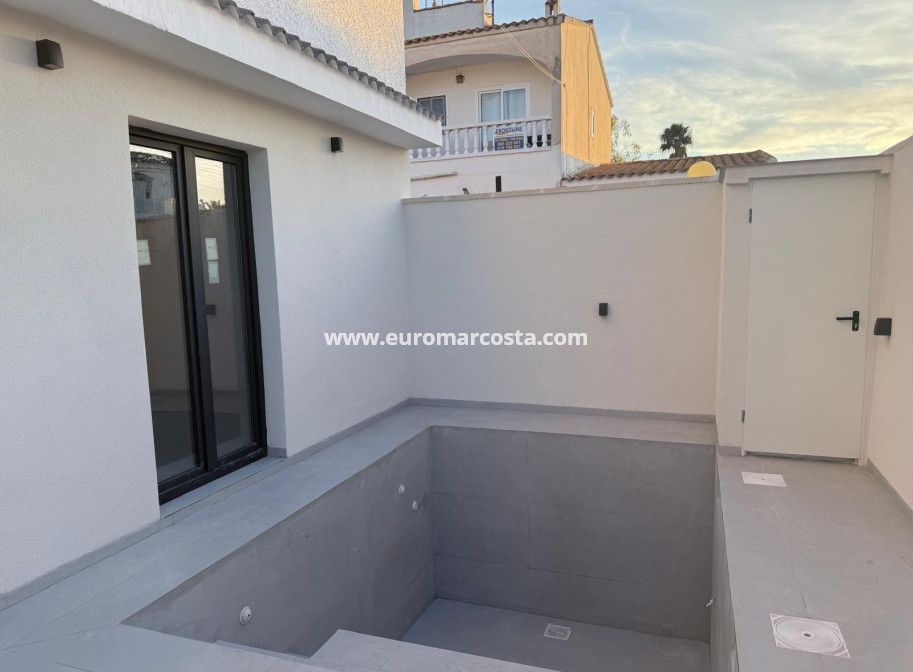 Sale - Bungalow - Orihuela Costa