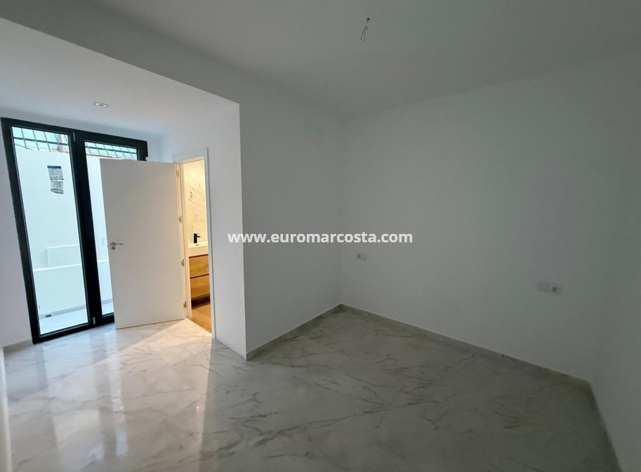 Sale - Bungalow - Orihuela Costa