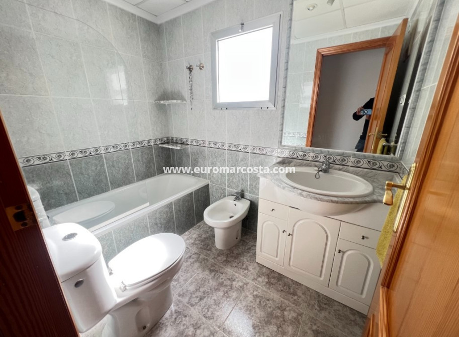 Sale - Apartment / flat - Guardamar del Segura