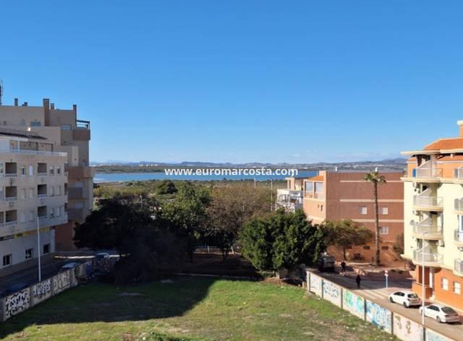 Sale - Apartment / flat - Torrevieja - La Mata