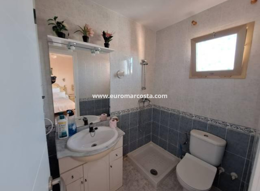 Sale - Apartment / flat - Torrevieja - La Mata