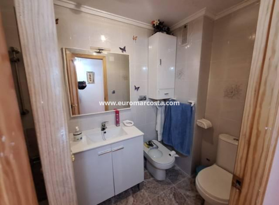 Sale - Apartment / flat - Torrevieja - La Mata