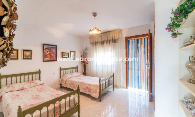 Venta - Villa - Torrevieja - TORREVIEJA