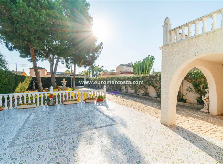 Venta - Villa - Torrevieja - TORREVIEJA