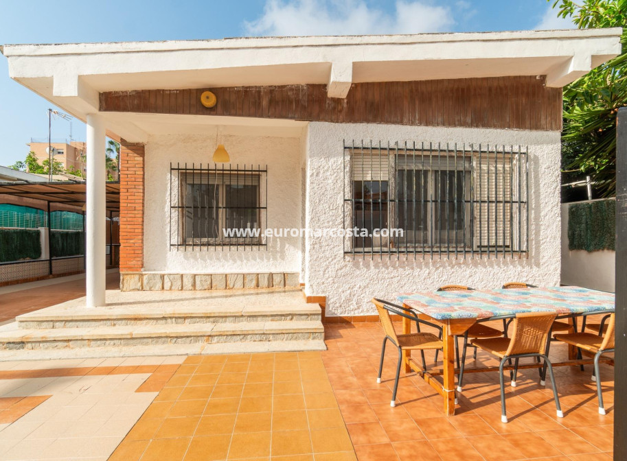 Objekte zum Wiederverkauf - Villa freitstehend - Torrevieja - TORREVIEJA