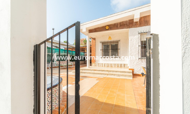 Objekte zum Wiederverkauf - Villa freitstehend - Torrevieja - TORREVIEJA