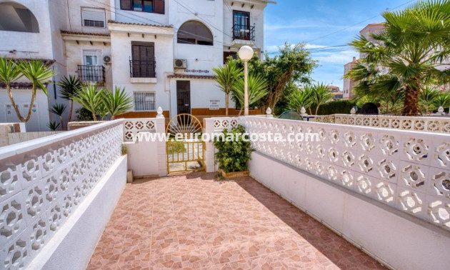 Objekte zum Wiederverkauf - Villa freitstehend - Torrevieja - Calas blanca