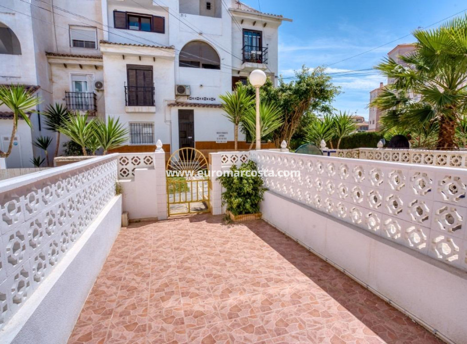 Objekte zum Wiederverkauf - Villa freitstehend - Torrevieja - Calas blanca