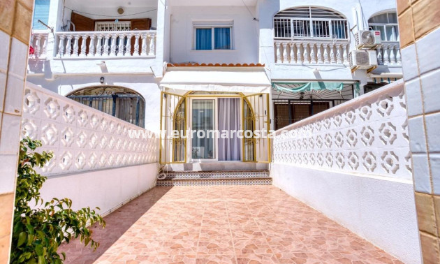 Objekte zum Wiederverkauf - Villa freitstehend - Torrevieja - Calas blanca