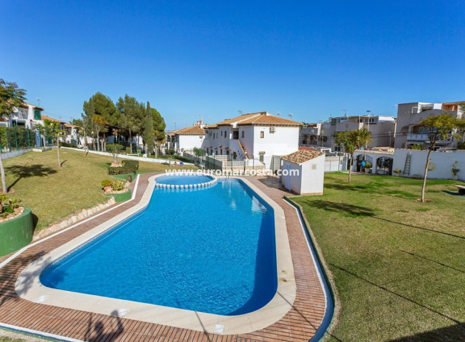 Venta - Bungalow Planta Baja - Torrevieja - TORREVIEJA