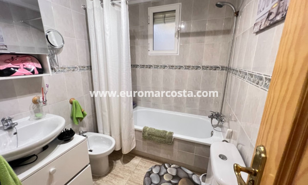 Sale - Apartment / flat - Guardamar del Segura