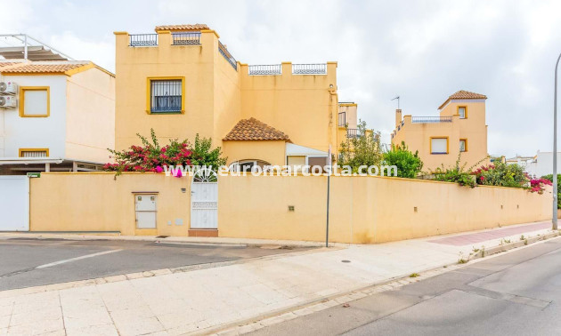 Venta - Chalet - Orihuela Costa - La Zenia- Orihuela costa