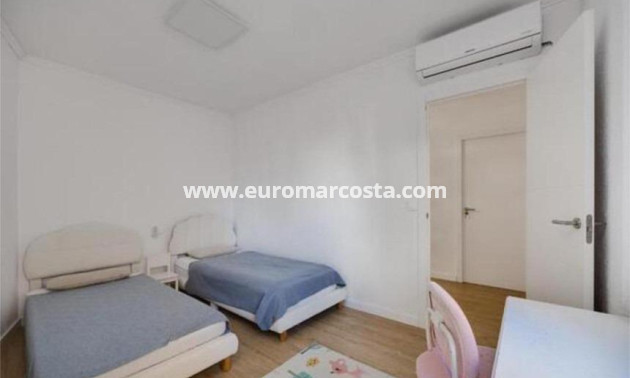 Sale - Apartment / flat - Torrevieja - TORREVIEJA