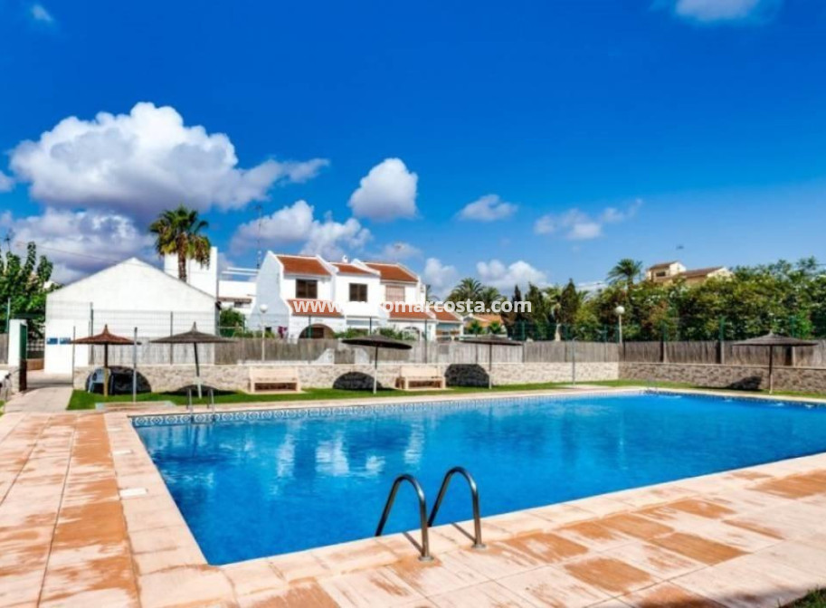 Sale - Apartment / flat - Torrevieja - Calas blanca