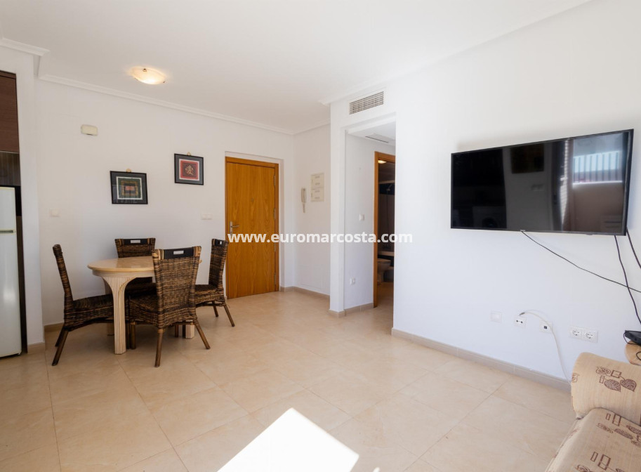 Objekte zum Wiederverkauf - Wohnung - Torrevieja - Orihuela Costa