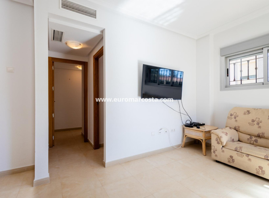 Sale - Apartment / flat - Torrevieja - Orihuela Costa