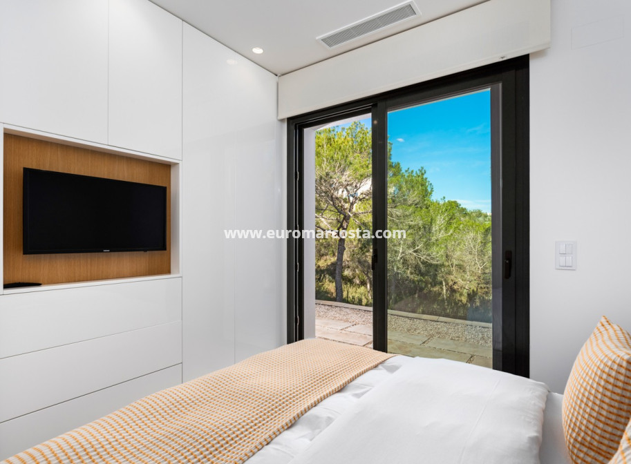 Sale - Villa - Las Colinas Golf Resort - Las Colinas golf