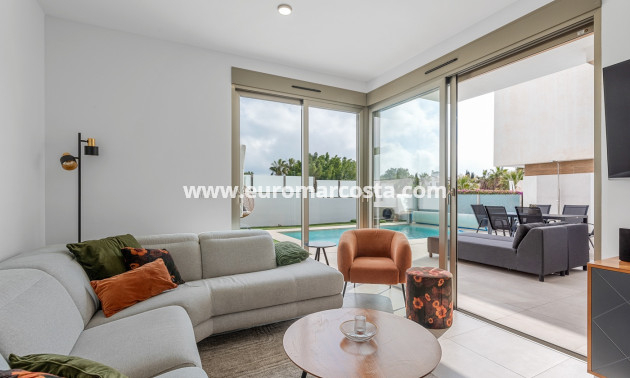 Objekte zum Wiederverkauf - Villa freitstehend - Orihuela Costa