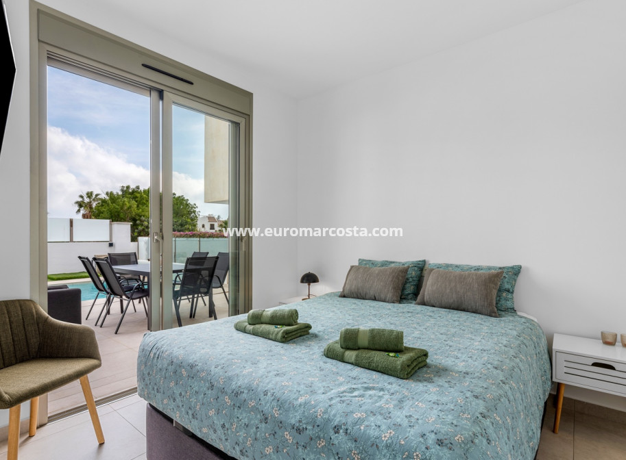 Objekte zum Wiederverkauf - Villa freitstehend - Orihuela Costa