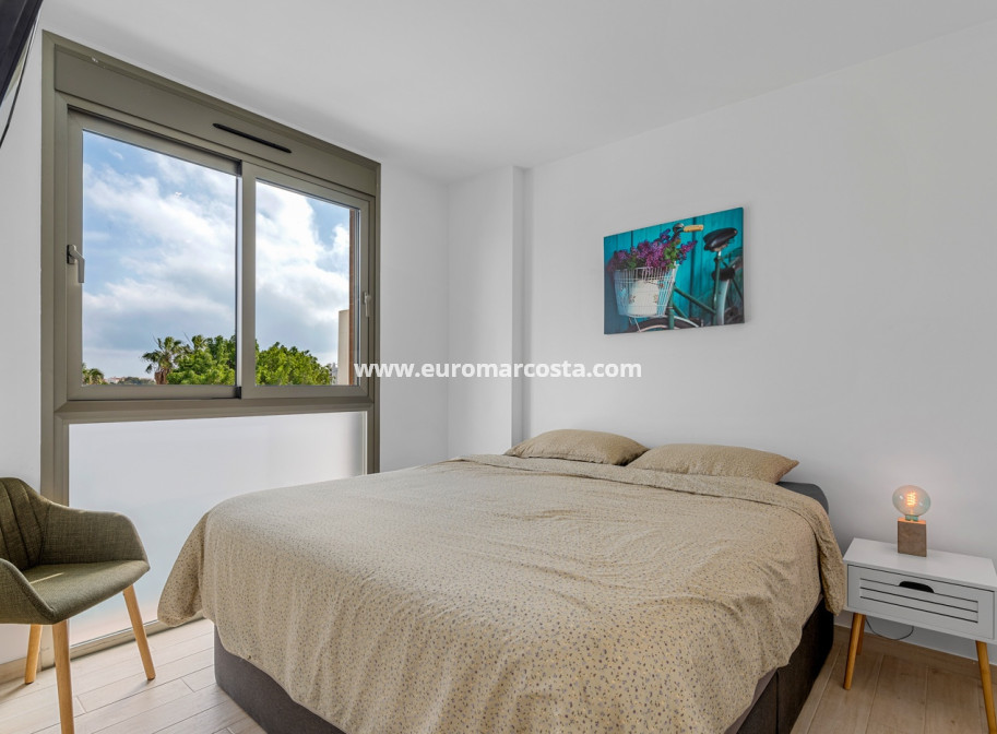 Objekte zum Wiederverkauf - Villa freitstehend - Orihuela Costa
