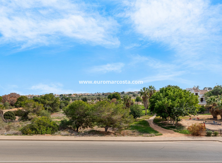 Objekte zum Wiederverkauf - Villa freitstehend - Orihuela Costa