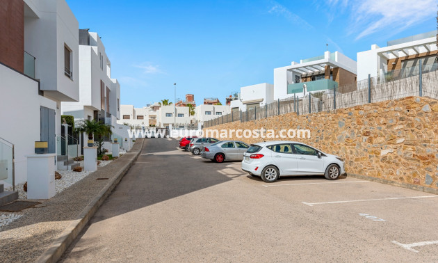 Objekte zum Wiederverkauf - Villa freitstehend - Orihuela Costa
