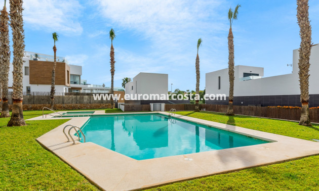 Objekte zum Wiederverkauf - Villa freitstehend - Orihuela Costa
