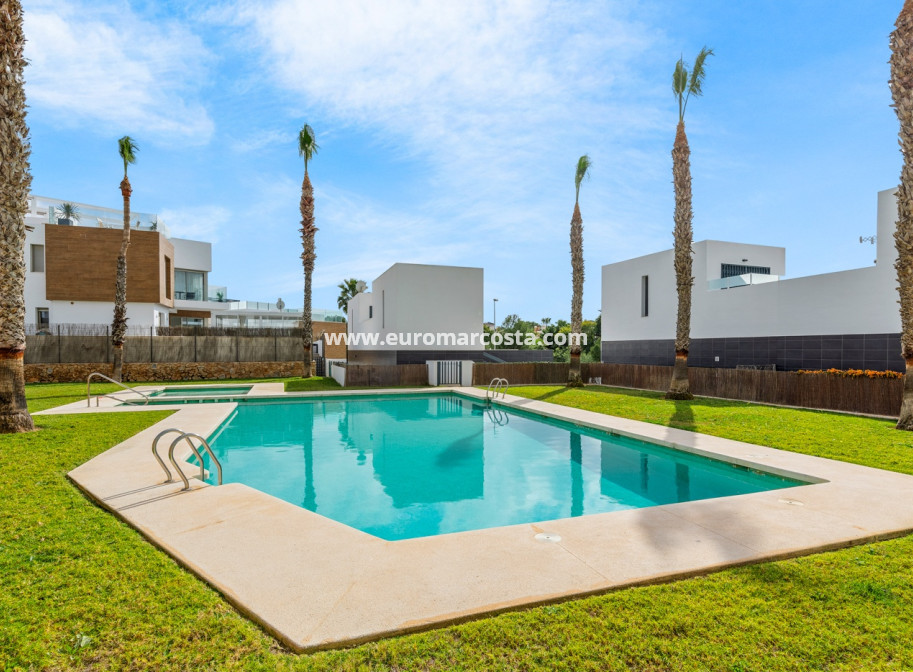 Objekte zum Wiederverkauf - Villa freitstehend - Orihuela Costa