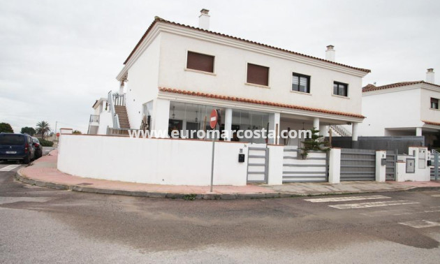 Objekte zum Wiederverkauf - Bungalow - Daya Nueva - Comunidad valenciana