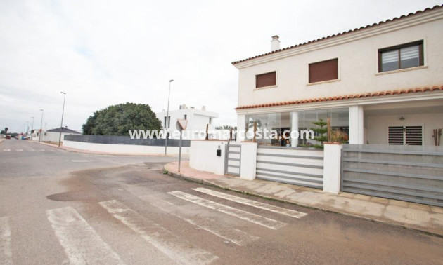 Sale - Bungalow - Daya Nueva - Comunidad valenciana