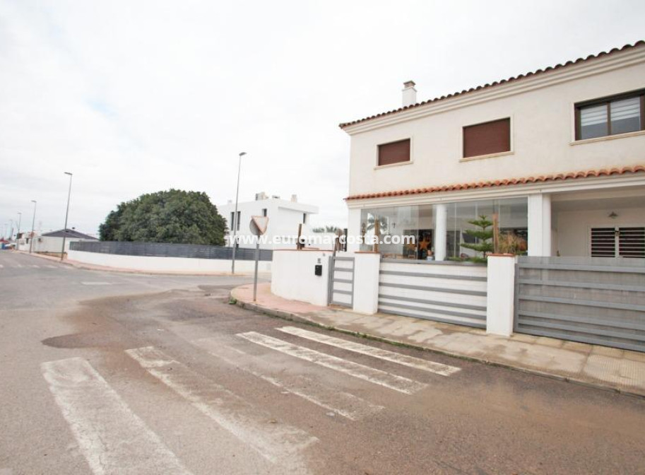 Sale - Bungalow - Daya Nueva - Comunidad valenciana