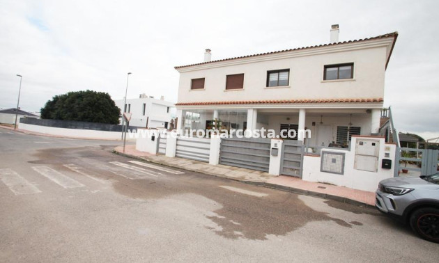 Objekte zum Wiederverkauf - Bungalow - Daya Nueva - Comunidad valenciana