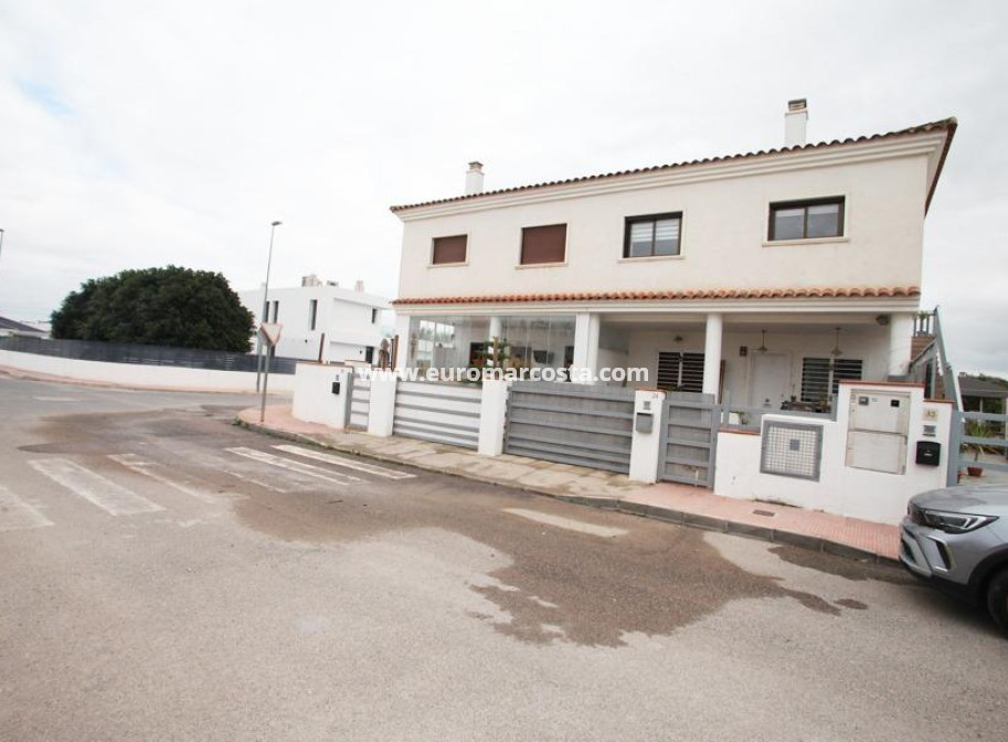 Objekte zum Wiederverkauf - Bungalow - Daya Nueva - Comunidad valenciana