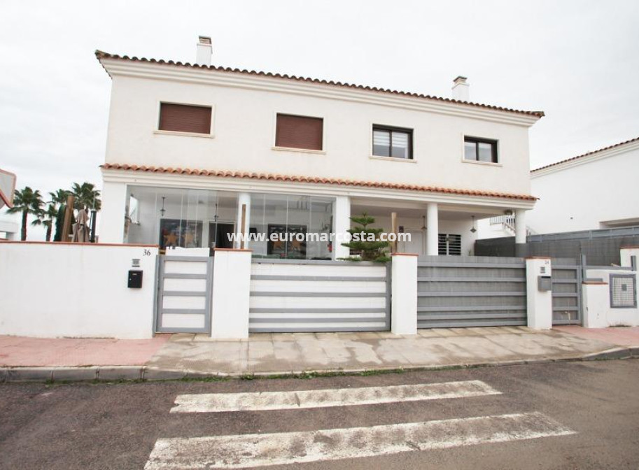 Sale - Bungalow - Daya Nueva - Comunidad valenciana