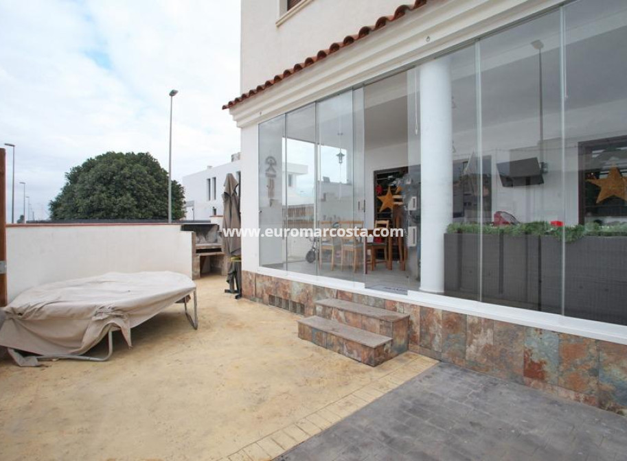 Venta - Bungalow - Daya Nueva - Comunidad valenciana