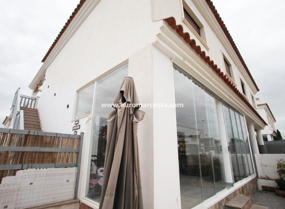 Sale - Bungalow - Daya Nueva - Comunidad valenciana