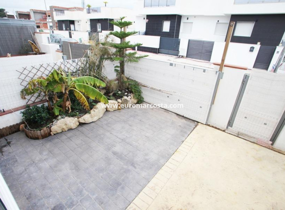 Sale - Bungalow - Daya Nueva - Comunidad valenciana