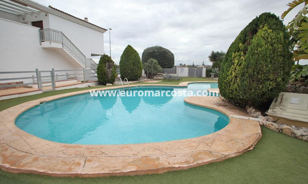 Sale - Bungalow - Daya Nueva - Comunidad valenciana