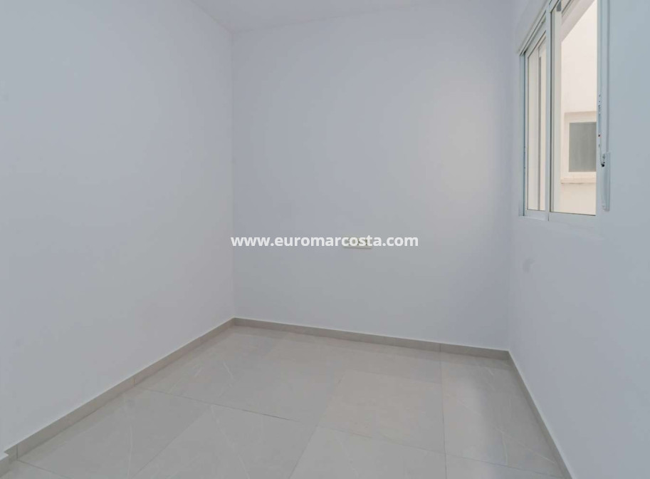 Objekte zum Wiederverkauf - Wohnung - Torrevieja - TORREVIEJA