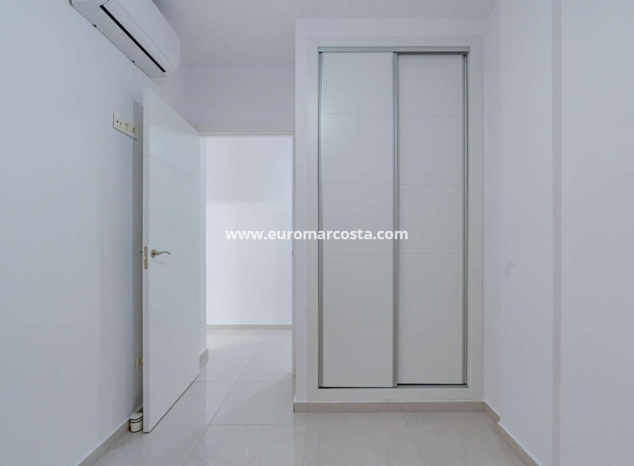 Objekte zum Wiederverkauf - Wohnung - Torrevieja - TORREVIEJA