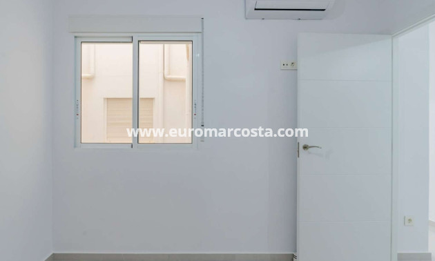 Objekte zum Wiederverkauf - Wohnung - Torrevieja - TORREVIEJA