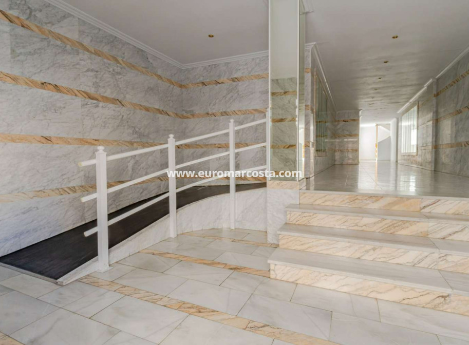 Objekte zum Wiederverkauf - Wohnung - Torrevieja - TORREVIEJA