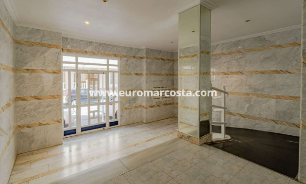 Objekte zum Wiederverkauf - Wohnung - Torrevieja - TORREVIEJA