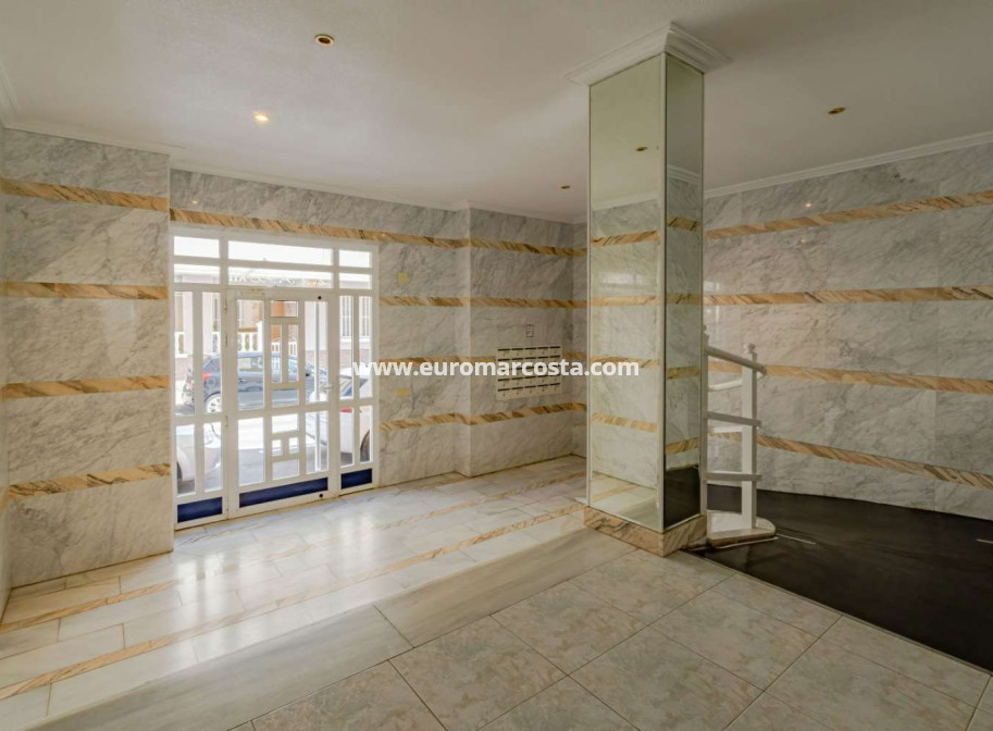 Objekte zum Wiederverkauf - Wohnung - Torrevieja - TORREVIEJA