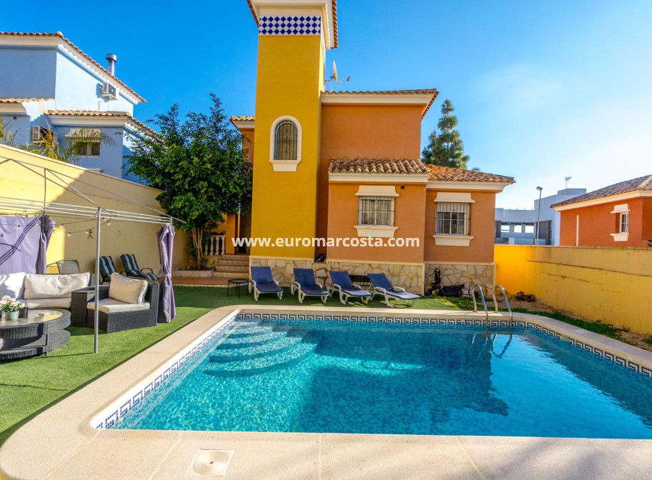 Venta - Villa - Orihuela Costa - TORREVIEJA